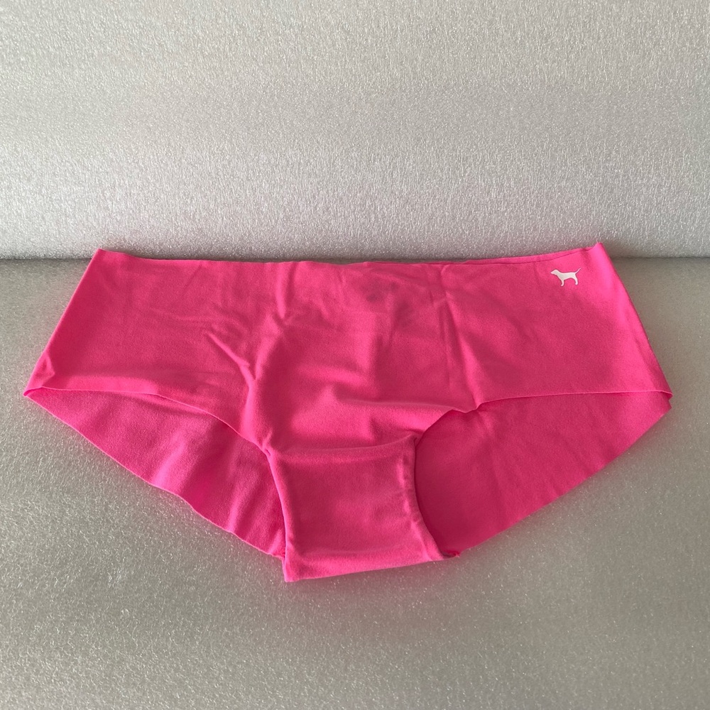 NWT. Victoria's Secret Pink Panties. Size M. Hipster